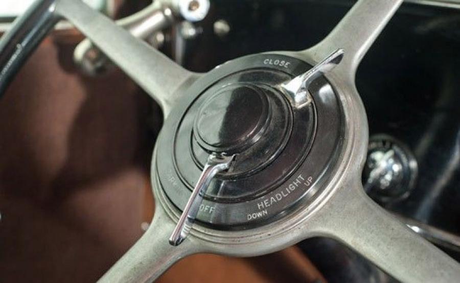  Cadillac Town Sedan V8 Al Capone Car 1928 года  (фото 29 из 54)